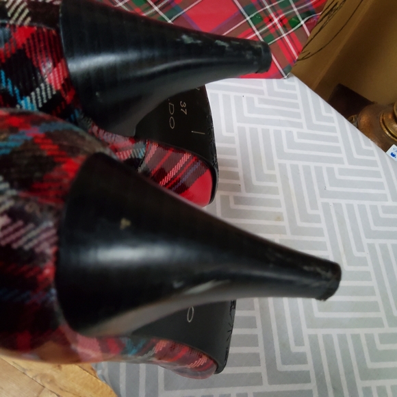 Aldo Red Tweed Plaid Tartan Patent Leather Heels - Picture 6 of 7